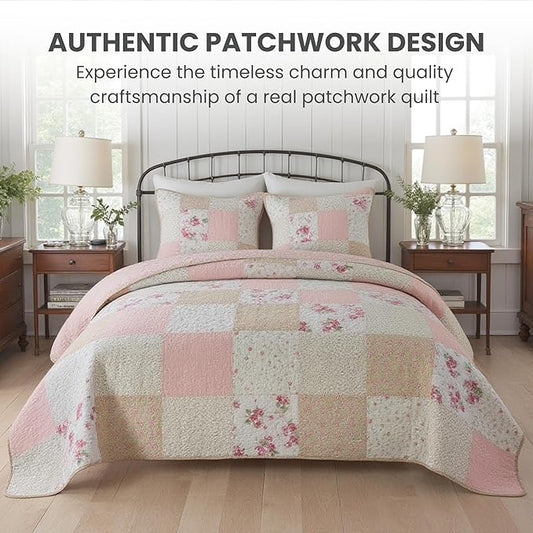 Soul & Lane Blush Bloom Cotton Quilt Set - Queen Size with 2 Shams, Floral Patchwork Quilted Comforter, Lightweight Country Pieced Bedspread in Blush and Pink, Roses Patch Work Bedding