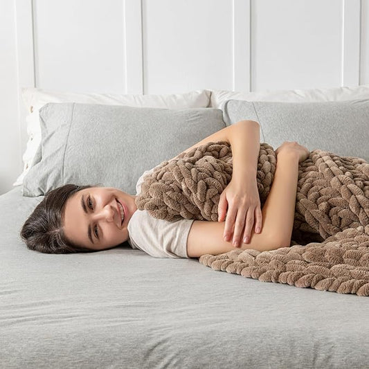 Maetoow Handmade 15 lb Soft Knitted Weighted Blanket, 48 x72 in Breathable Chunky Knit Gravity Blanket Throw, Home Decor for Sofa Couch Bed, Brown