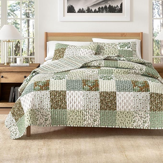 Great Bay Home 2-Piece Twin/Twin XL Microfiber Quilt Set with Shams - Patchwork Floral Reversible Design - Lightweight, All-Season, Layerable Bedding Set (Floral Grid - Brown)