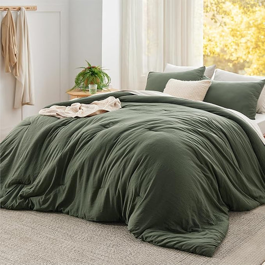 Bedsure Super King Plus Size Comforter Set, Dark Green Soft Prewashed Bedding for All Seasons, 3 Pieces GentleSoft™ Bed Set, 1 Lightweight Comforter (128"x120") and 2 Pillowcases (20"x36")