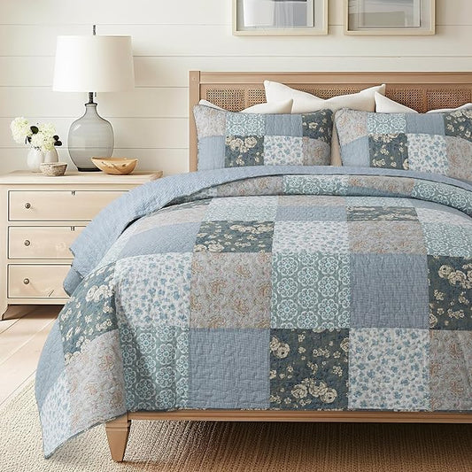SLPR Wildflowers Cotton Quilt Set - Queen Size with 2 Shams, Blue Gray Floral Pieced Patchwork Design, Country Quilted Bedspread with Flower Pattern, Cottage Style Bedding for All Seasons