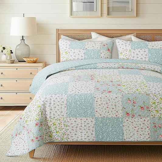 Soul & Lane Whispering Flowers Cotton Quilt Set - King Size with 2 Shams, White and Blue Pieced Patchwork Design, Country Floral Quilted Comforter, Lightweight Summer Farmhouse Bedding