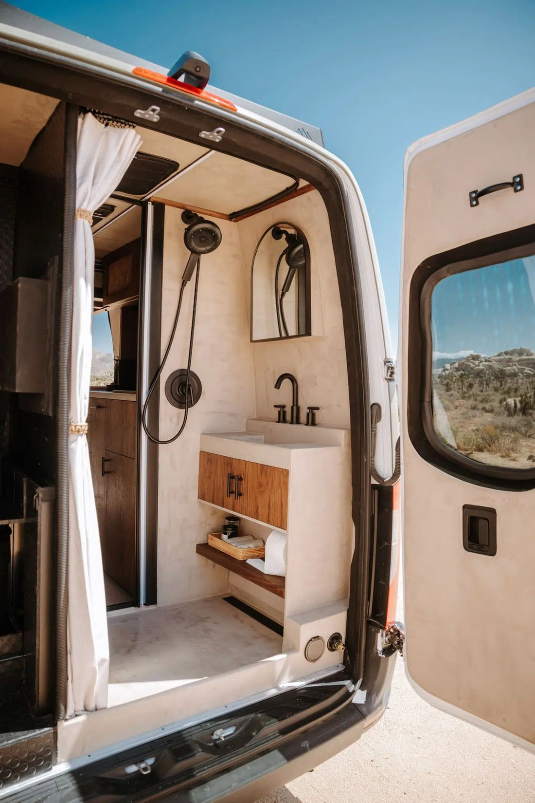 🚽 Van Lifer Stops Using Gas Station Bathrooms with This $45 Portable Toilet (Freedom Level: Unlimited!) - Dormly