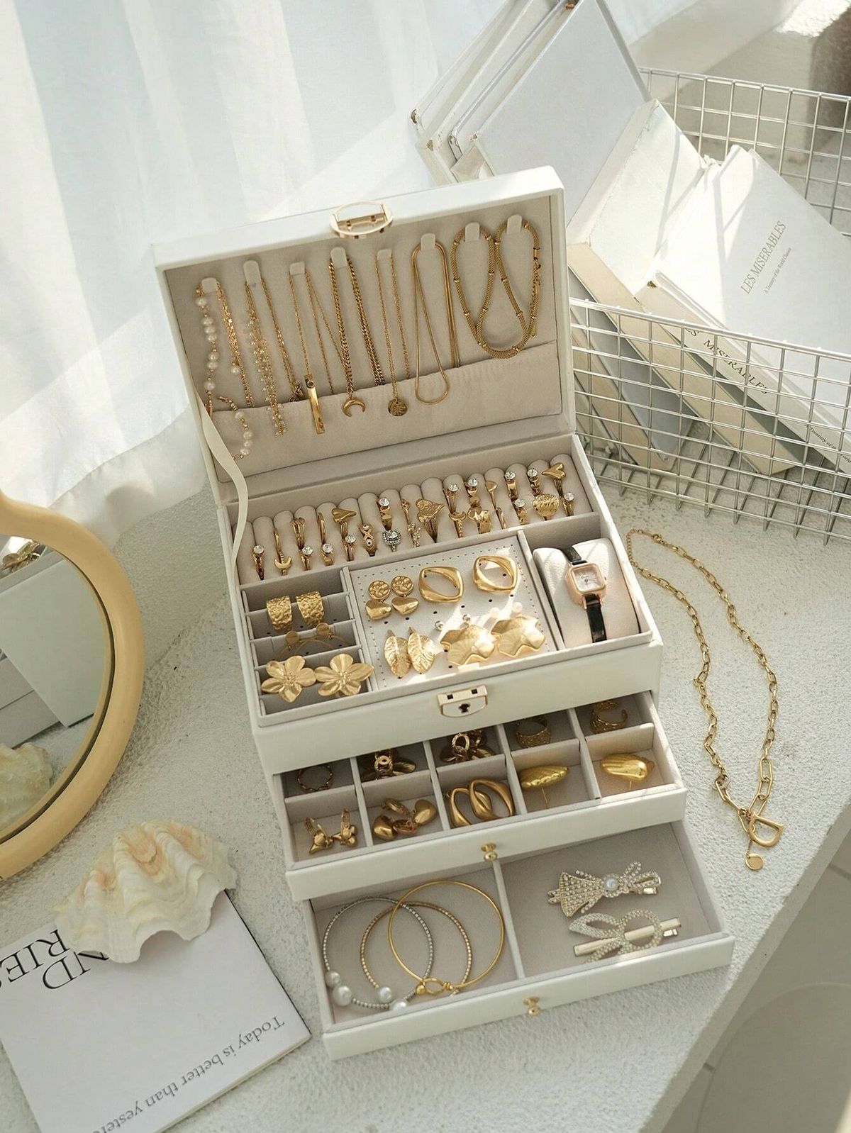 Beauty & Jewelry Storage