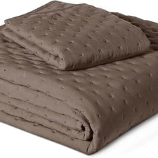 Amazon Basics Brushed Microfiber Quilt Set, Extra Soft with Natural Texture, 2-Piece,Twin/Twin XL, Brown