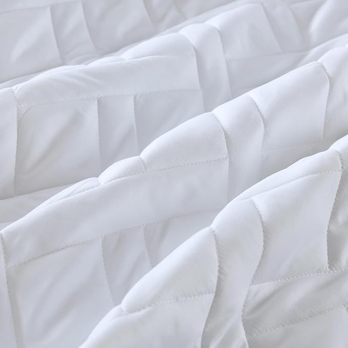 HORIMOTE HOME Quilt Set Twin Size White, Classic Geometric Diamond Stitched Pattern, Ultra Soft Microfiber Lightweight Bedding Set Bedspread Coverlet for All Season (1 Quilt and 1 Pillow Sham)