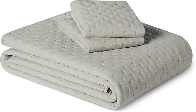 Amazon Basics Brushed Microfiber Quilt Set, Extra Soft with Natural Texture, 3-Piece,Queen/Full, Grey
