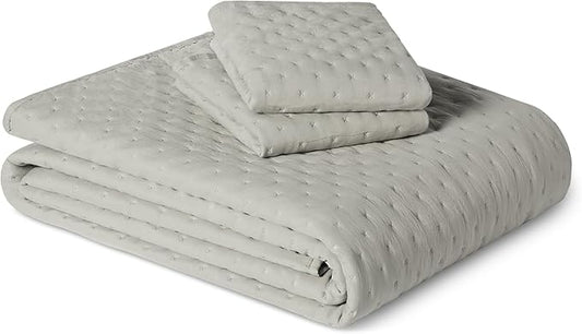 Amazon Basics Brushed Microfiber Quilt Set, Extra Soft with Natural Texture, 3-Piece,Queen/Full, Grey