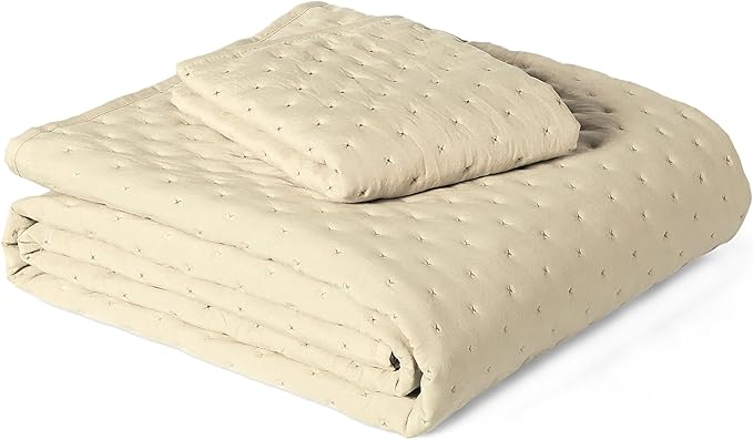 Amazon Basics Brushed Microfiber Quilt Set, Extra Soft with Natural Texture, 2-Piece,Twin/Twin XL, Beige