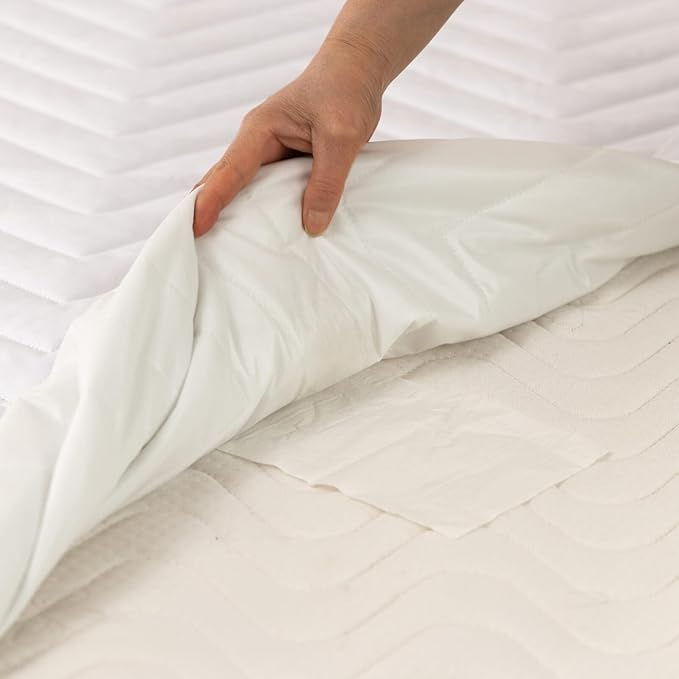 Kingnex Waterproof Quilted Mattress Protector Pad Fitted Padded Matress Cover with Deep Pocket Full Size