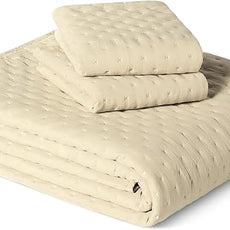 Amazon Basics Brushed Microfiber Quilt Set, Extra Soft with Natural Texture, 3-Piece,King, Beige