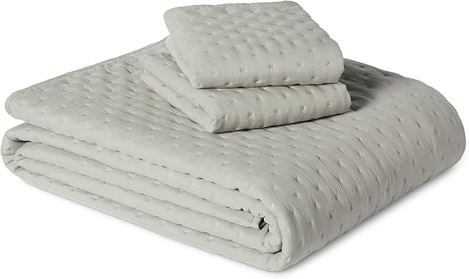 Amazon Basics Brushed Microfiber Quilt Set, Extra Soft with Natural Texture, 3-Piece,King, Grey