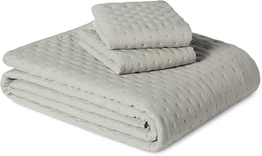 Amazon Basics Brushed Microfiber Quilt Set, Extra Soft with Natural Texture, 3-Piece,King, Grey
