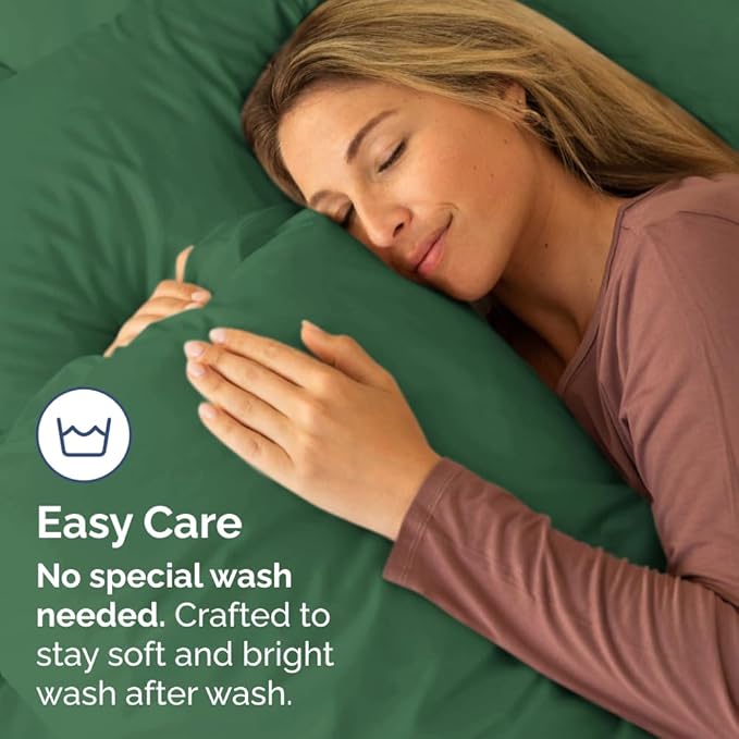 Queen Pillow Cases - 4 Pack - Super Soft Pillowcase Covers - Envelope Enclosure - Hotel Quality Pillow Protectors - Wrinkle Free, Fade & Stain Resistant - Machine Washable - 20" x 30" (Emerald Green)