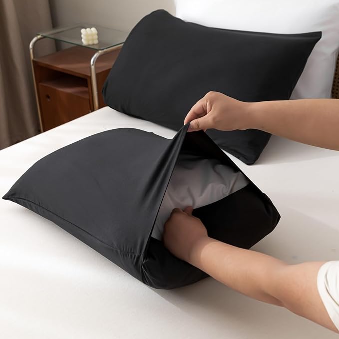 ROSGONIA King Size Comforter Set Black, 3pcs (1 Black Comforter & 2 Pillowcases), All Season Bedding Lightweight Bedspread Blanket Quilt Bed Set