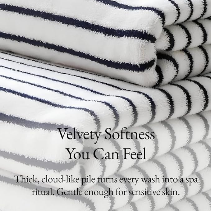 Italic Ultraplush 100% Australian Cotton Washcloths - Set of 2 Luxury Plush Face Wash Cloths, Soft & Absorbent 800 GSM Washcloth for Bathroom & Spa, Resort Grade, Striped (White & Blue)