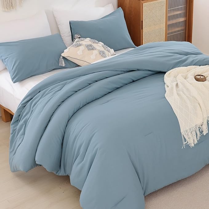 ROSGONIA Dusty Blue Twin/Twin XL Comforter Set for Boys Girls, 1 Blue Comforter & 1 Pillowcase, Lightweight Kids Comforter All Season Dorm Bedding