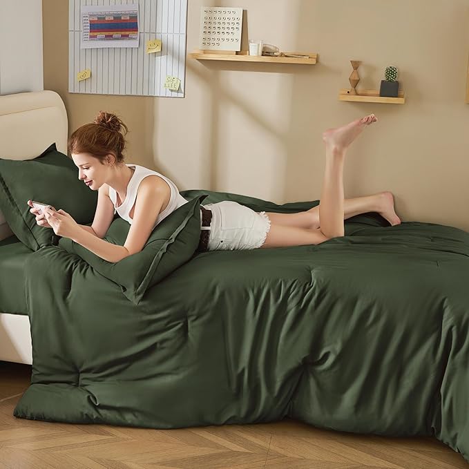 Litanika Comforter Set, Lightweight Solid Bedding Comforter Set, Fluffy Down Alternative Bed Set, Dark Olive Green, Twin/Twin XL