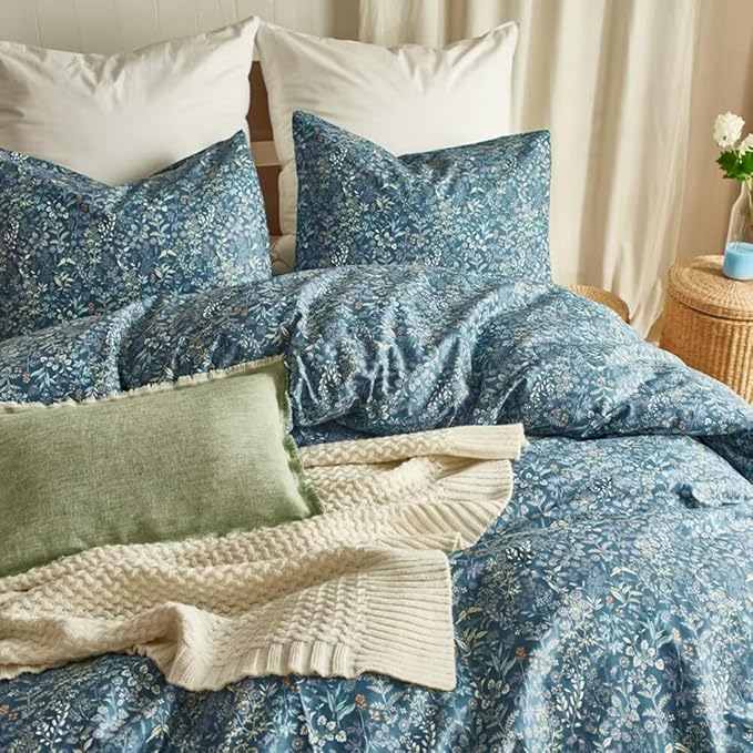 MKXI King Comforter Set Lightweight Bedding Set Blue Flowers and Leaves Botanical Theme Casual Floral Patterned Comforter 3 Piece
