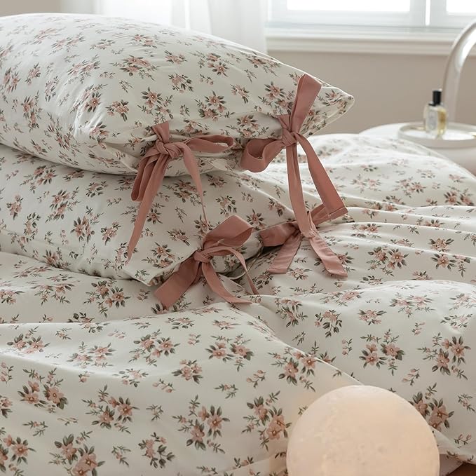 mixinni Vintage Style Girls Pale Pink Flower Pattern Duvet Cover Full Soft Aesthetic Floral Cotton Bedding Set 1 Duvet Cover with 2 Bow Tie Pillowcases for Teen Girl Cute-Full Size