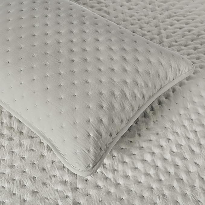 Amazon Basics Brushed Microfiber Quilt Set, Extra Soft with Natural Texture, 2-Piece,Twin/Twin XL, Grey