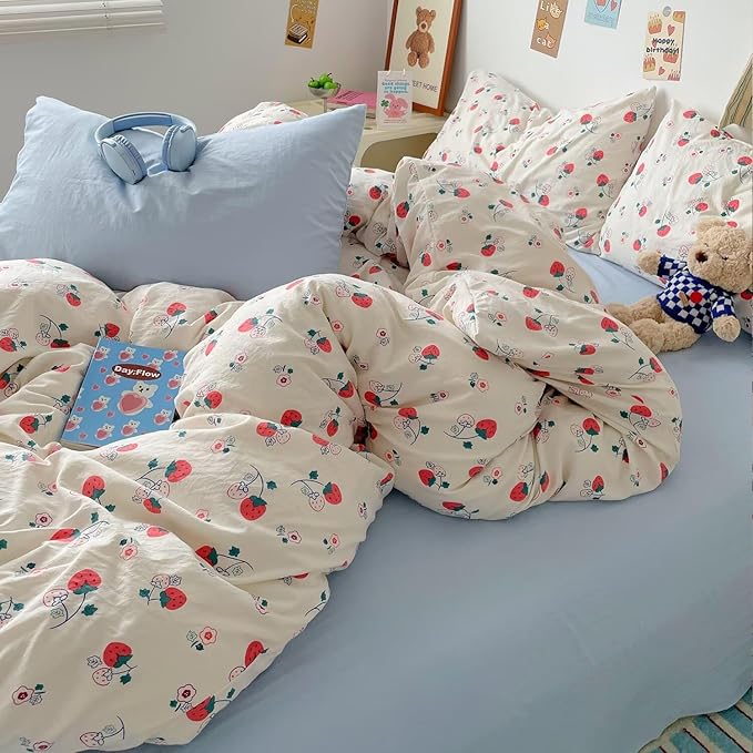 mixinni Strawberry Duvet Cover Set Queen Size - 3 Piece Cute Pink Strawberry Bedding Set, Lightweight & Breathable, Includes 1 Soft Aesthetic Duvet Cover & 2 Pillowcases Perfect for Girls