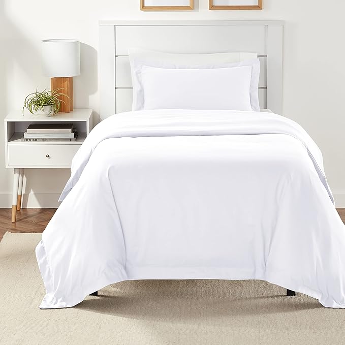 Amazon Basics Lightweight 2 Piece Microfiber Duvet Cover Set with Zipper Closure, Twin/Twin XL, Bright White, Solid
