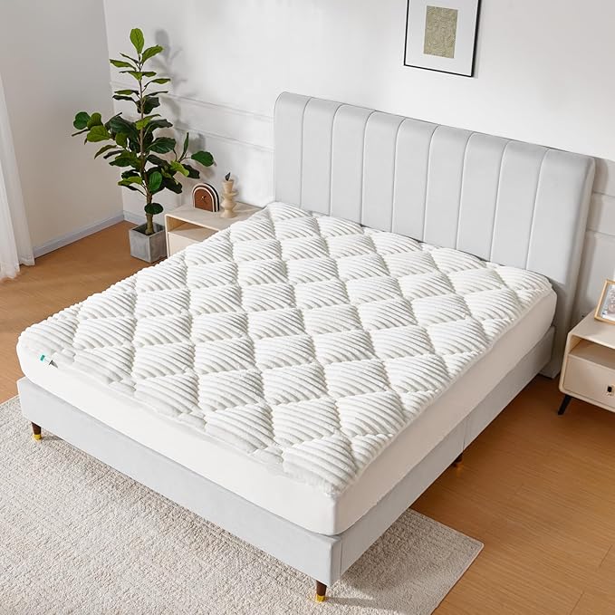 Novilla California King Mattress Topper - Cloud-Like Softness Mattress Pad with Plush Flannel, Electric Blanket Alternative for Cold Sleepers, Deep Pocket 8-21 Inch, Machine Washable