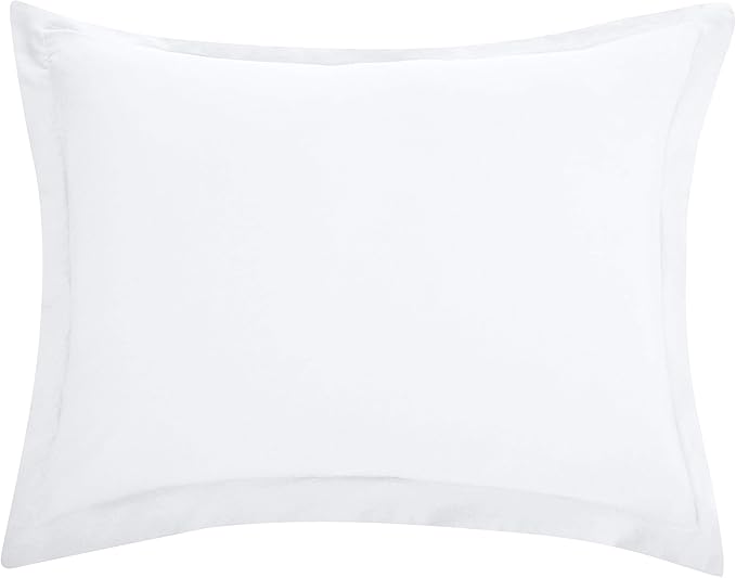 Amazon Basics Lightweight Microfiber 3 Piece Duvet Cover Set with Zipper Closure, Full/Queen, Bright White, Solid