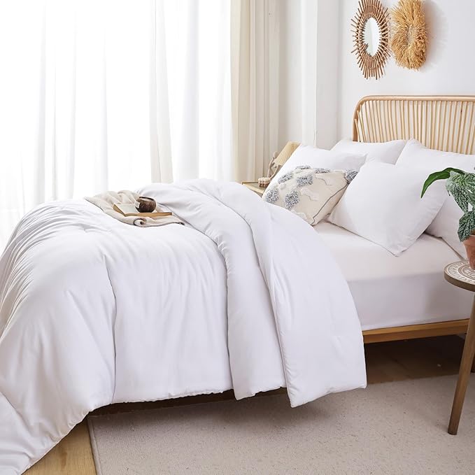 ROSGONIA Comforter Full Size for Girls Boys Teens White, 3pcs (1 Boho Comforter & 2 Pillowcases), Lightweight Dorm Bedding Soft All Season Bed Set