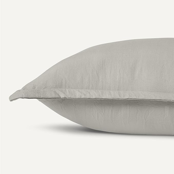 Amazon Basics Brushed Microfiber Comforter Set, Extra Soft with Natural Texture, 3-Piece, Queen/Full, Grey