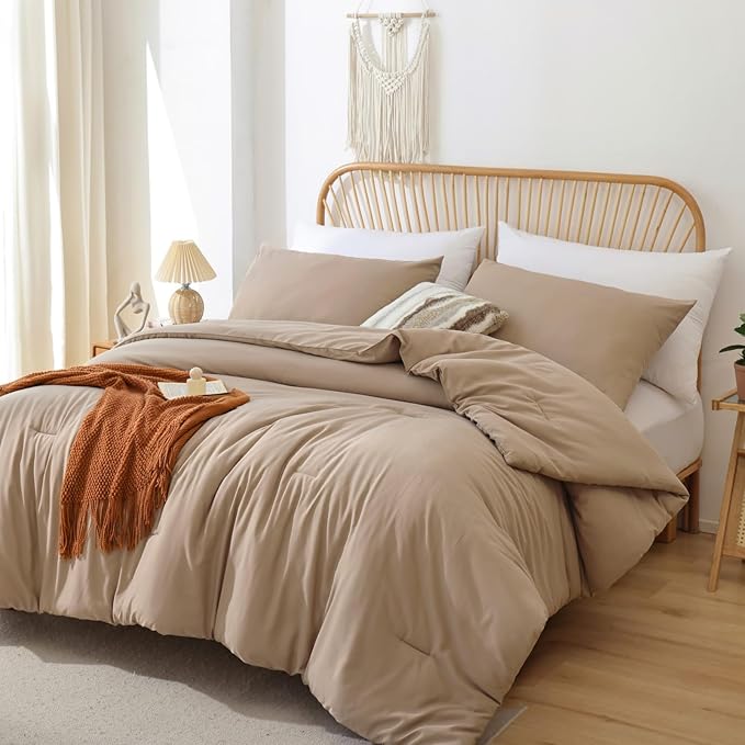 ROSGONIA Oversized Queen Comforter Taupe Brown, 3pcs (1 Comforter & 2 Pillowcases) Lightweight Oversized Queen Comforter Sets Bedding Blanket Quilts
