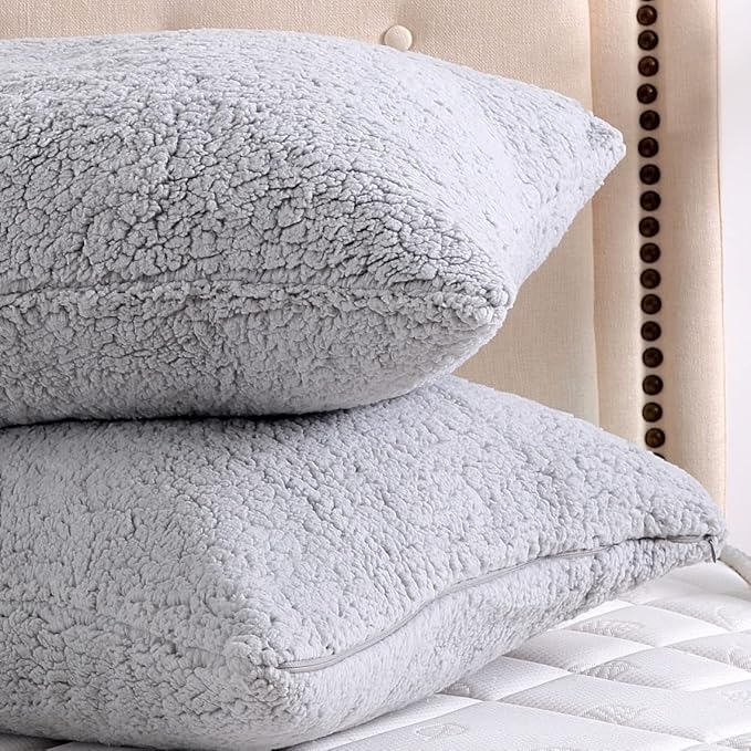 Reafort Ultra Soft Sherpa Pillowcases Pillow Covers Standard Size 20"x26" Pack of 2 with Zipper Closure (Silver Grey, 20”x26” Standard Sham)