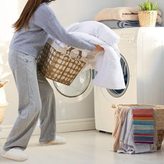 ROSGONIA Oversized Queen Comforter White, 3pcs (1 Comforter & 2 Pillowcases) Lightweight Oversized Queen Comforter Sets Bedding Blanket Quilts