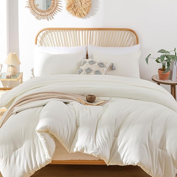 ROSGONIA Oversized King Comforter 120x120, 3pcs Super King Comforter (1 Ivory Comforter & 2 Pillowcases) Lightweight Warm Bedding Set Blanket Quilt
