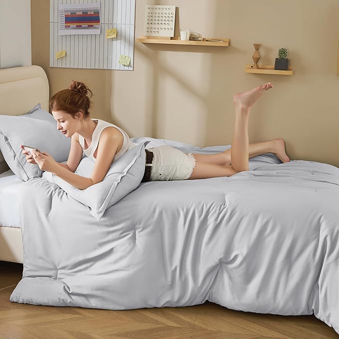Litanika Comforter Set, Lightweight Solid Bedding Comforter Set, Fluffy Down Alternative Bed Set, Light Grey, Twin/Twin XL