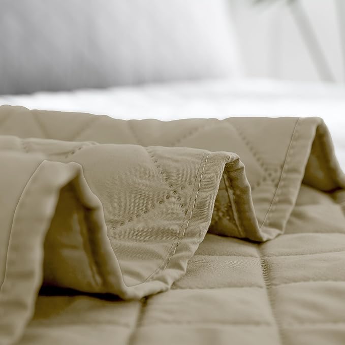 Easy-Going King Size Reversible Quilt Set with 1 Quilt and 2 Pillow Shams, Soft Bed Quilt Cover, Water Resistant Lightweight Microfiber Bedspread, Stain Resistant, Beige/Beige