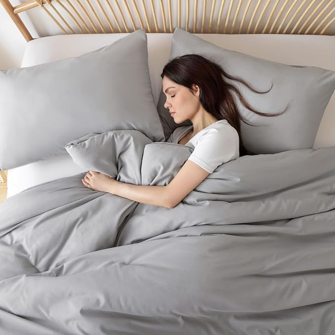 ROSGONIA Queen Comforter Set Grey, 3pcs Bedding Comforter Sets (1 Gray Comforter & 2 Pillowcases) All Season Soft Lightweight Bedspread Blanket Quilt