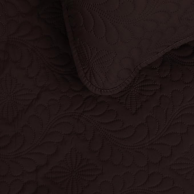 Easy-Going King Size Reversible Quilt Set with 1 Quilt and 2 Pillow Shams, Soft Bed Quilt Cover, Water Resistant Lightweight Microfiber Bedspread, Stain Resistant, Olive Leaf-Chocolate/Beige