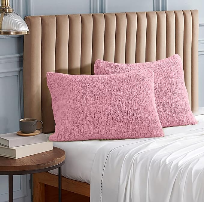 Reafort Ultra Soft Sherpa Pillowcases Pillow Covers Standard Size 20"x26" Pack of 2 with Zipper Closure (Pink, 20”x26” Standard Sham)