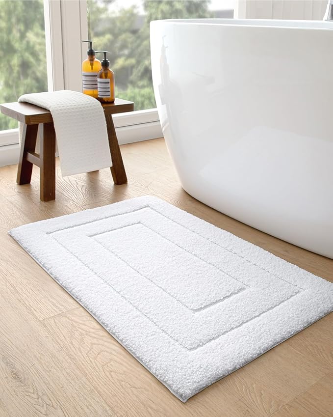 DEXI Bathroom Rug 32x20, Non Slip Washable Bath Mat for Shower Floor, Absorbent Soft Bathmat with Rubber Backing, Quick Dry Microfiber Carpet, White
