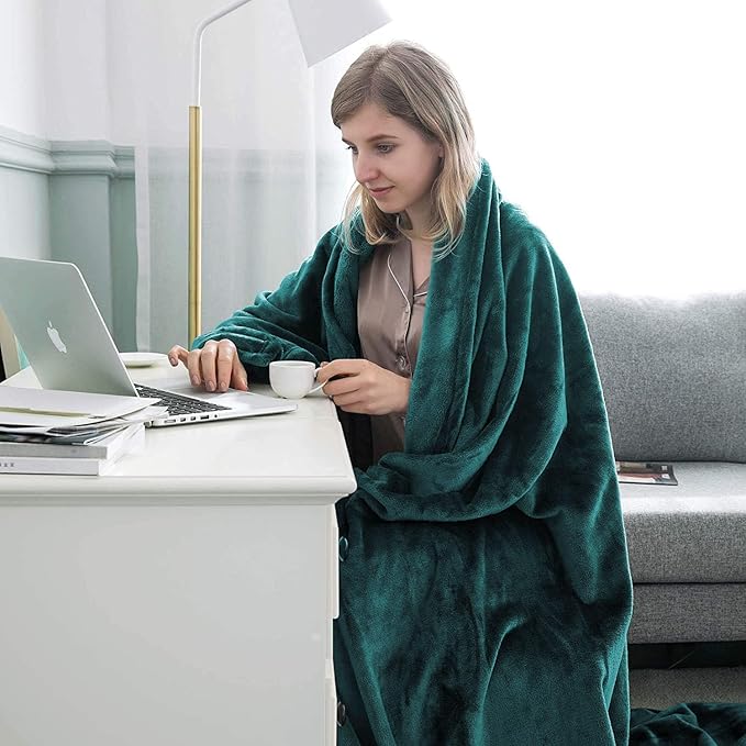 IR Imperial Rooms Fleece Blankets Queen Size 90x90 Inches- 8 Pack - Super Soft Fluffy Throw Blanket for Sofa and Bed - Warm and Cozy Lightweight 400 GSM Microfiber Bed Throws Blankets (Queen, Emerald)