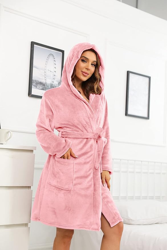 U2SKIIN Women Hooded Fleece Robe, Short Plush Robes for Womens With Hood Soft Warm Spa Bathrobe