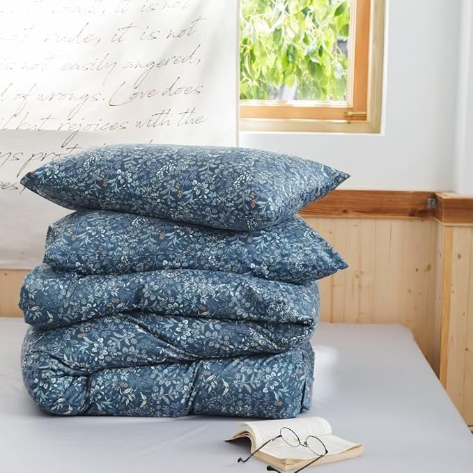 MKXI King Comforter Set Lightweight Bedding Set Blue Flowers and Leaves Botanical Theme Casual Floral Patterned Comforter 3 Piece