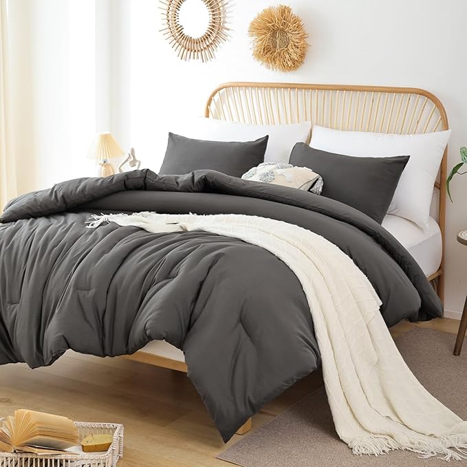 ROSGONIA California King Comforter Set Charcoal Gray,3pcs(1 Dark Grey Cal King Comforter & 2 Pillowcases) Ligfhtweight Bedding Bedspread Blanket Quilt