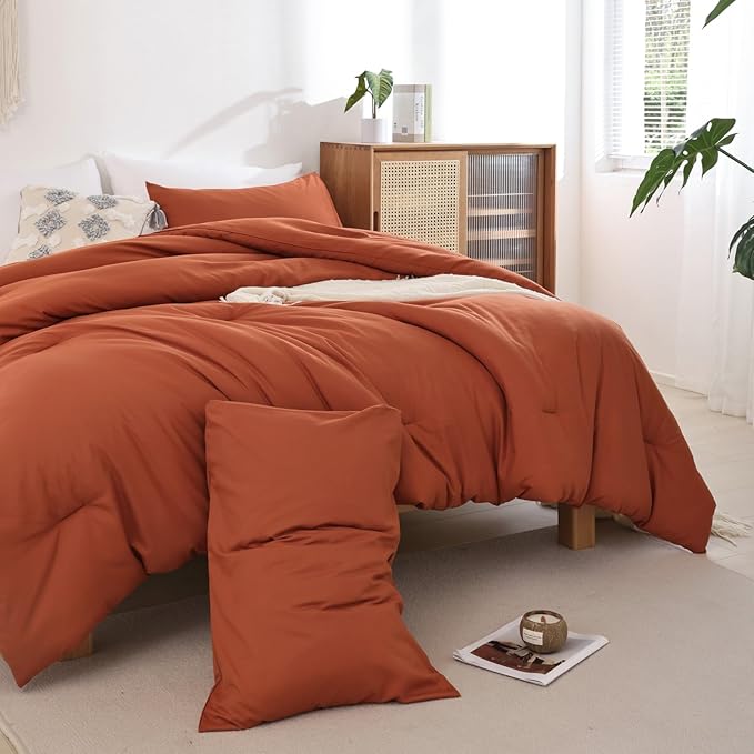 ROSGONIA Queen Comforter Set Burnt Orange, 3pcs (1 Boho Terracotta Comforter & 2 Pillowcases), Lightweight Fall Bedding Rust Blanket All Season Quilt