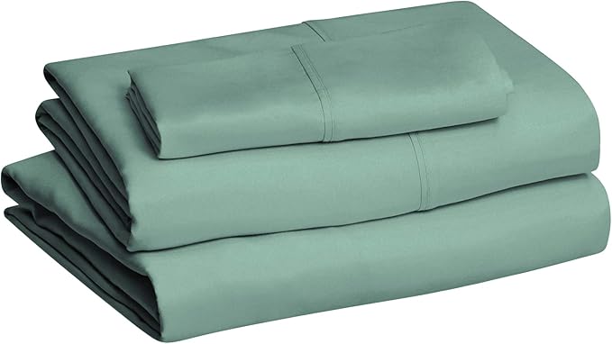 Amazon Basics Lightweight Super Soft Easy Care Wrinkle-Free Breathable Microfiber 3-Piece Bed Sheet Set with 14-Inch Deep Pockets, Twin XL, Emerald Green, Solid AmazonBasics