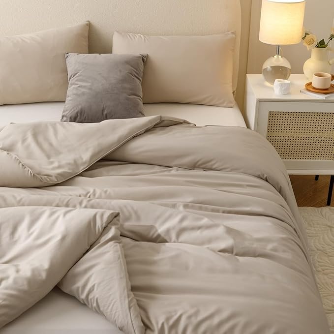 ROSGONIA Oversized King Comforter 120x120, 3pcs Super King Comforter (1 Oatmeal Comforter & 2 Pillowcases) Lightweight Warm Bedding Set Blanket Quilt
