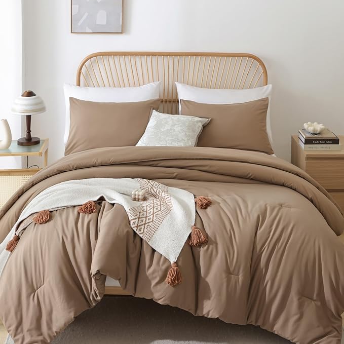 ROSGONIA Oversized King Comforter 128x120, 3pcs Super King Plus Comforter (1 Dark Khaki Comforter & 2 Pillowcases) Lightweight Oversized King Bedding Set Quilt