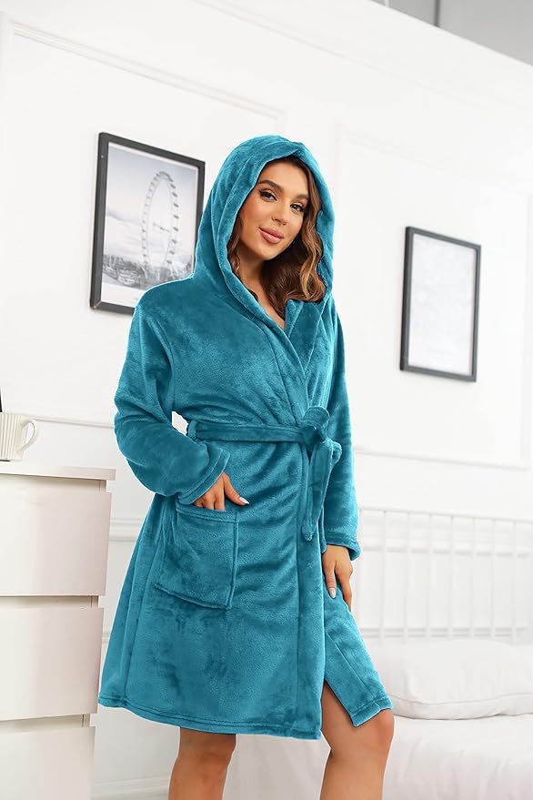 U2SKIIN Women Hooded Fleece Robe, Short Plush Robes for Womens With Hood Soft Warm Spa Bathrobe